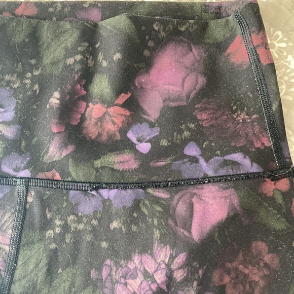 Lulu Lemon Leggings - Picture 5 of 5